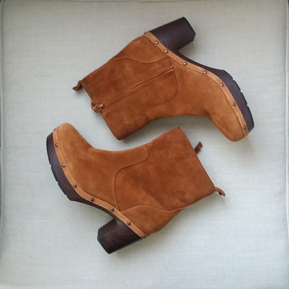 clarks clog boots
